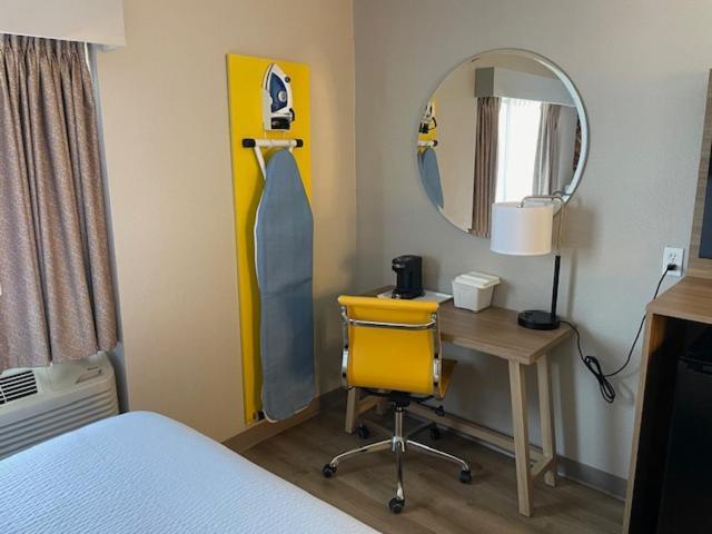 Days Inn By Wyndham אמס מראה חיצוני תמונה